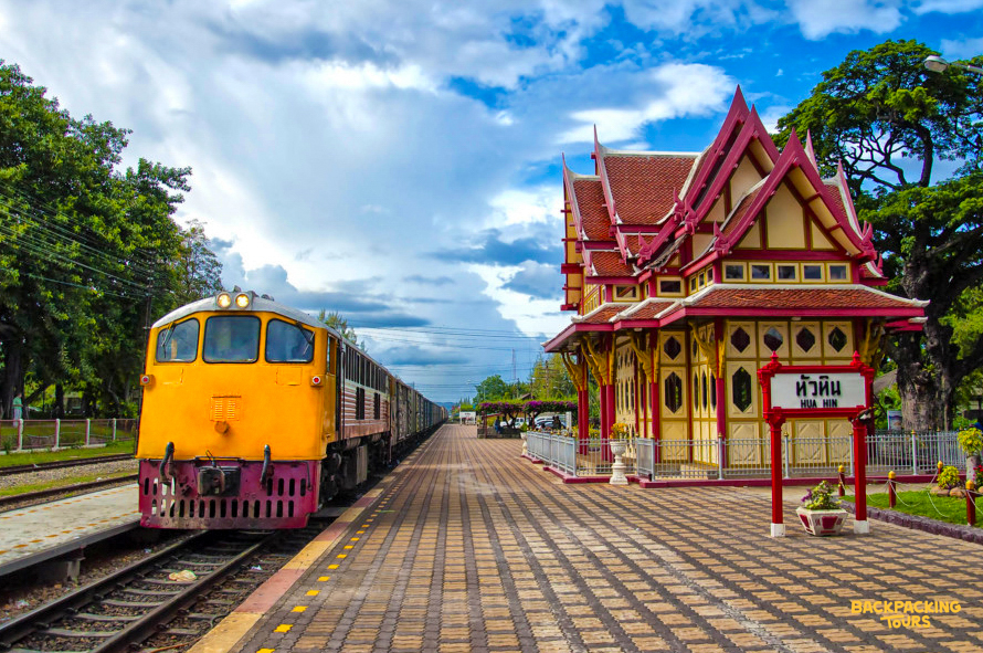 Overnight sleeper train cabin providing accommodation during the backpacking tour