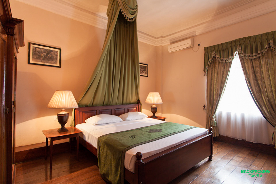 Queens_Hotel_Kandy1_mdsze